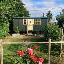 Fourwinds Leisure B&B, Shepherds Huts, Log Cabin,Campsite, SUP, Canoe Hire