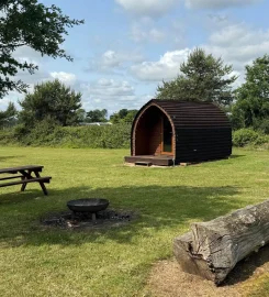 Field Farm Fisheries and Campsite