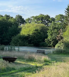 The Willows Lakeside Retreat